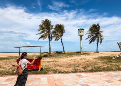 Serena che si fa un selfie con la spiaggia di fortaleza sullo sfondo