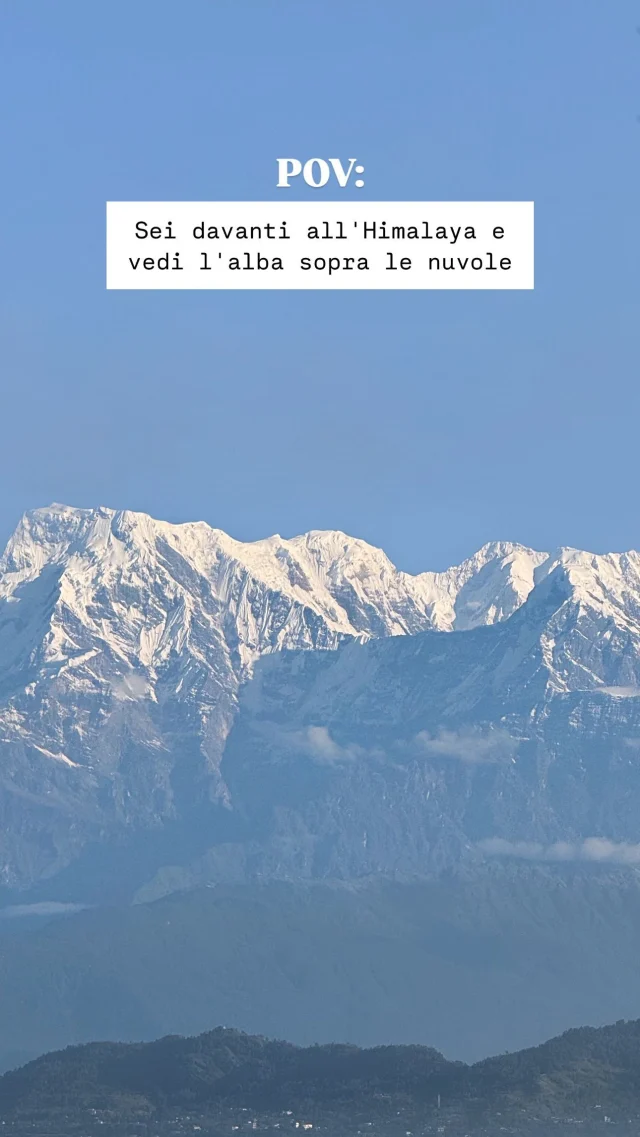 3 ottobre 2024, Nepal
Non esistono parole per spiegare cosa significa trovarsi davanti all'Himalaya 🧡

(L'ultima vetta del video è Dohulagiri, 8167 metri, settima cima più alta al mondo)

#viaggisupernova #viaggidigruppo #himalaya #annapurna